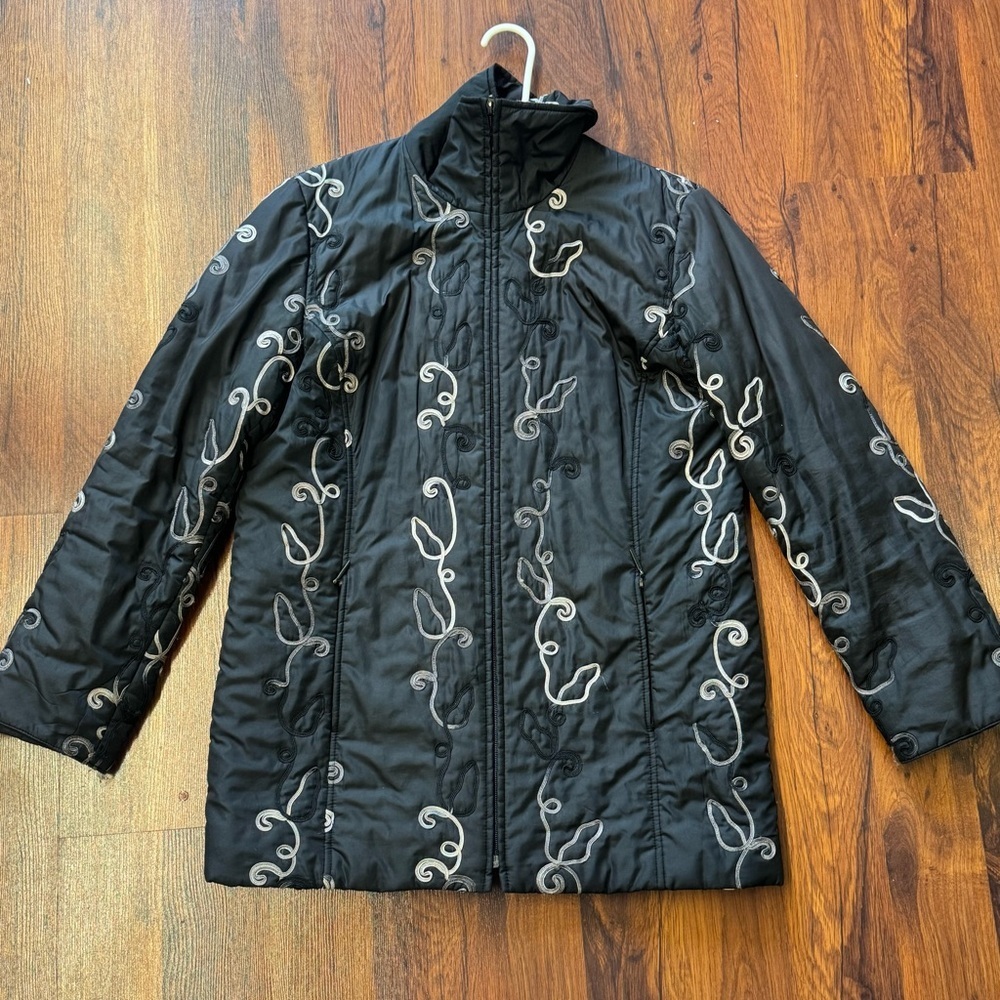 Burton Black Floral Embroidered Puffer Jacket Womens Size 2